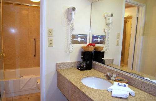 Natchez Hotel | Red Carpet Inn