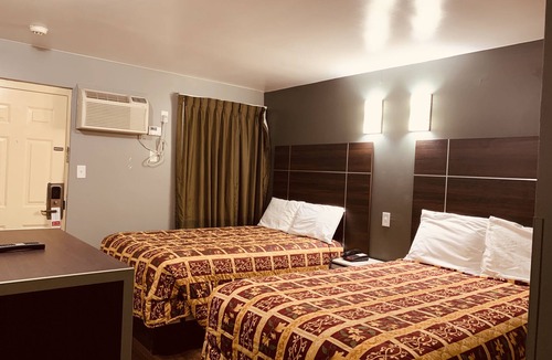 Norristown Hotel | Red Carpet Inn