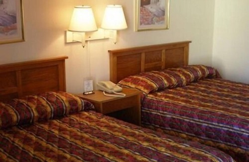 Starke Hotel | Red Carpet Inn