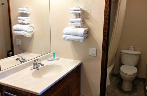 Windom Hotel | Red Carpet Inn