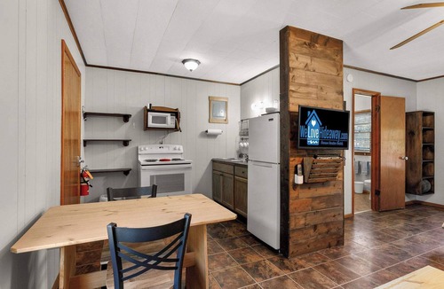 Jenkins Cabin | Red Cedar Cabin - Lakefront Table Rock Lake