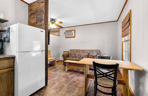 Jenkins Cabin | Red Cedar Cabin - Lakefront Table Rock Lake