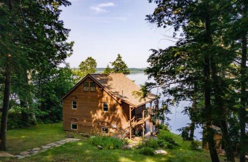 Sidney House | Red Cedar Haven Lakeside Tranquility