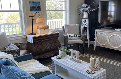 Digby County Cottage | Red Cliff Cottage - Beach Front