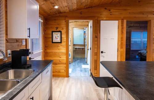 Chelton House | Red Cliff Escape with Beach Access