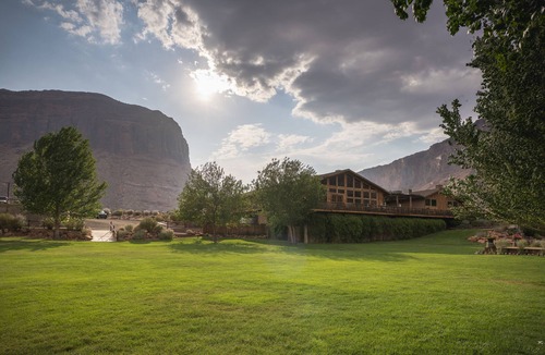 Moab Hotel | Red Cliffs Lodge Moab