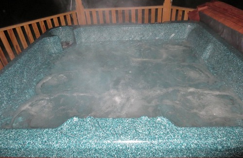 Mendon Apartment | Red Clover Romantic King Suite near Killington