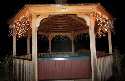 Mendon Apartment | Red Clover Two Bedroom Suite near Killington