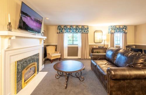 Downtown Niagara Falls Hotel | Red Coach Inn