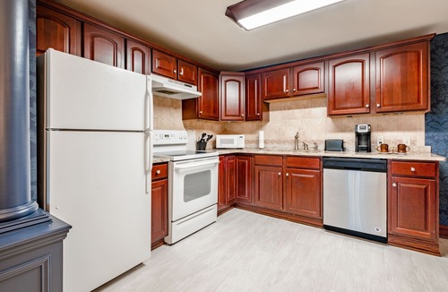 Downtown Niagara Falls Hotel | Red Coach Inn