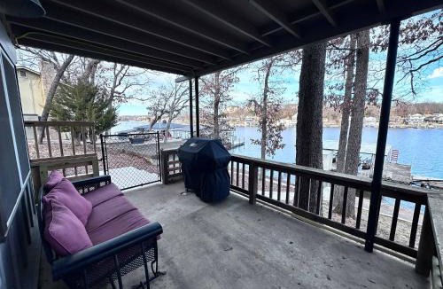 Sunrise Beach House | Red Deer Cabin - Stay for 8