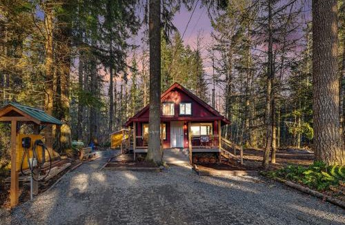 Ashford House | Red Deer Cabin - You will LOVE this place