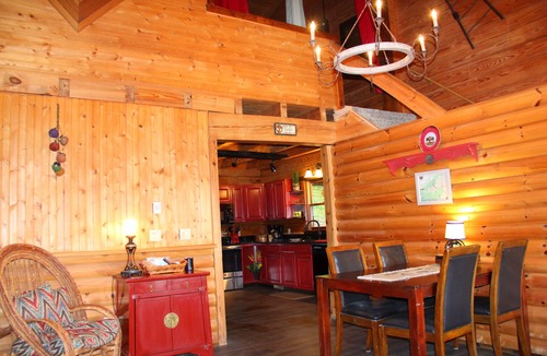 Clyde Cabin | Red Dog Barn.on a 65 acre bison ranch!