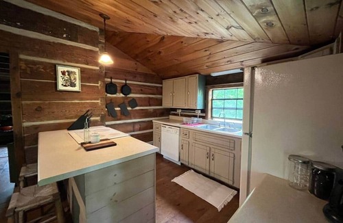 Chatsworth House | Red Door Cabin