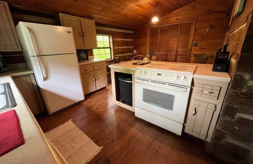 Chatsworth House | Red Door Cabin