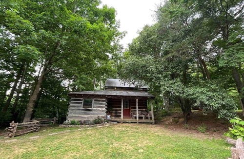Chatsworth House | Red Door Cabin