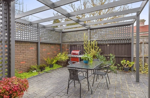 Kyneton House | Red Door, Kyneton-self catering
