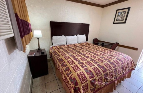 South Dallas - Fair Park Hotel | RED DOOR MOTEL