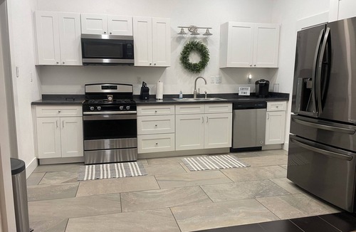 Joplin House | Red Door Retreat -3 bedroom house
