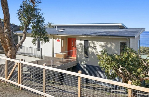 Lorne House | Red Dorman - Treat Yourself With Panoramic Views