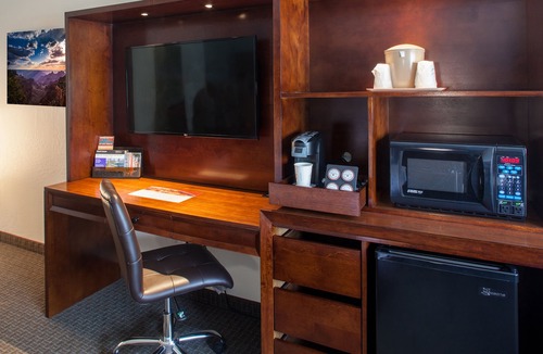 Tusayan Hotel | Red Feather Lodge