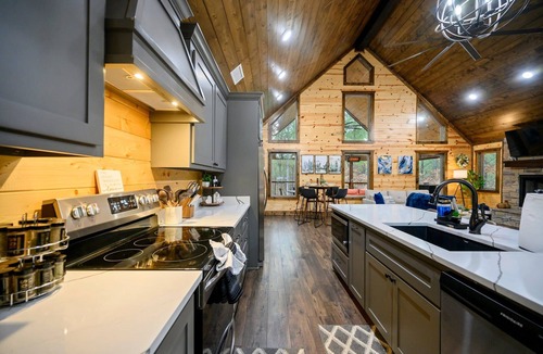 Pickens Cabin | Red Fern Cabin Beauty Awaits