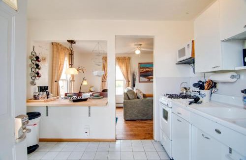 Laramie House | Red Gates Cottage 3 Miles to University!