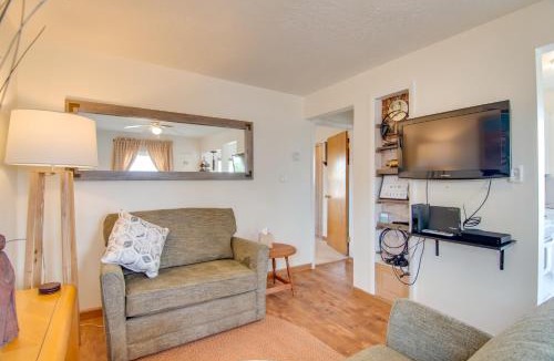Laramie House | Red Gates Cottage 3 Miles to University!