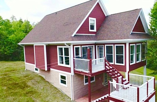 Halifax County Cottage | Red Harbour Hideaway with Hot Tub