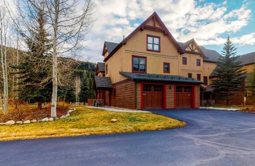 Keystone House | Red Hawk Townhome 2350