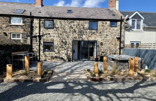 Craster House | Red Herring