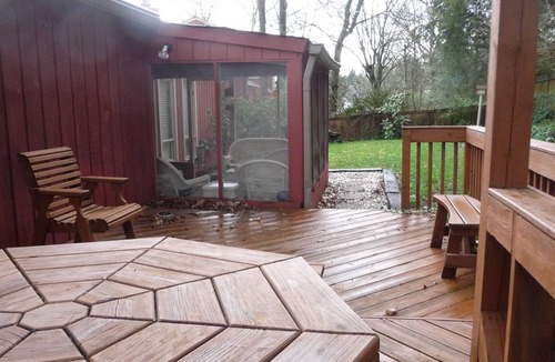 Nashboro Village House | Red House in Nashville - great rates!