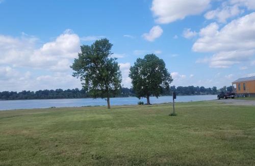 Lake Village House | Red Leaf Cottages