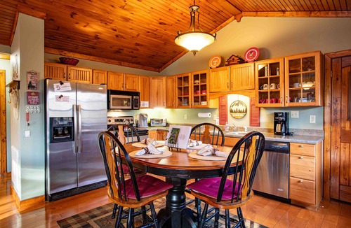 Sevierville Cabin | Red Leaf Lodge nPeaceful Cabin for 6 with Hot Tub & Flat 35'x 20' Parking Pad