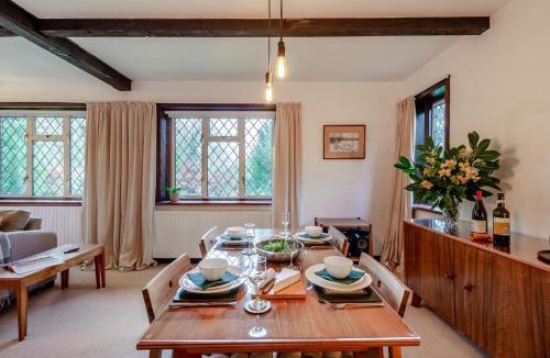 Charing House | Red Leaves