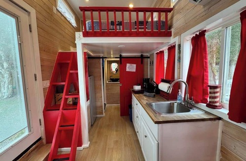 Sarasota Apartment | Red Lifeguard Stand - pet freindly