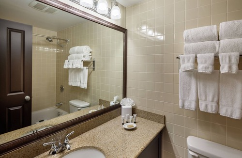 West Bellevue Hotel | Red Lion Hotel Bellevue