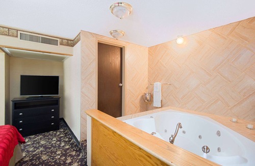 Gillette Hotel | Red Lion Hotel Gillette