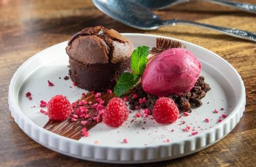 Newbrough Hotel | Red Lion Inn