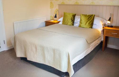 Newbrough Hotel | Red Lion Inn