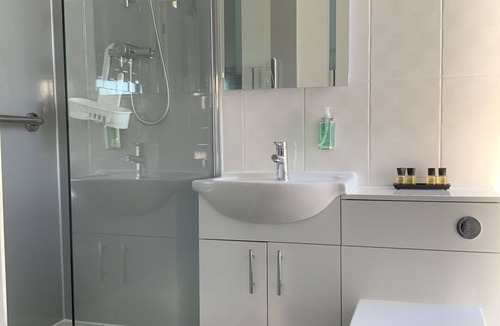 Partney Hotel | Red Lion Inn Partney