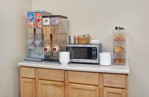 Elk Grove Village Hotel | Red Lion Inn & Suites Elk Grove Village