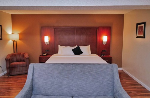 North Auburn Hotel | Red Lion Inn & Suites Auburn