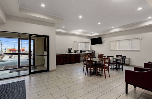 Caseyville Hotel | Red Lion Inn & Suites Caseyville