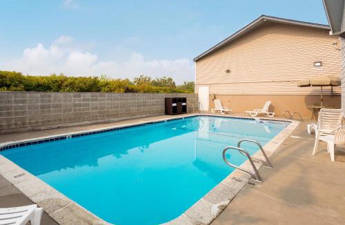 Grants Pass Hotel | Red Lion Inn & Suites Grants Pass