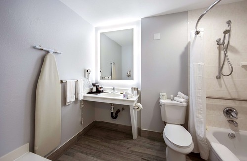 Grants Pass Hotel | Red Lion Inn & Suites Grants Pass