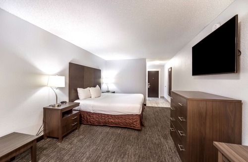 Grants Pass Hotel | Red Lion Inn & Suites Grants Pass