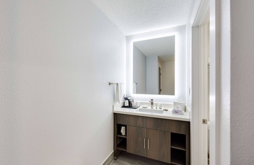 Grants Pass Hotel | Red Lion Inn & Suites Grants Pass