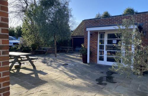 Chelmondiston Apartment | Red lion little barn