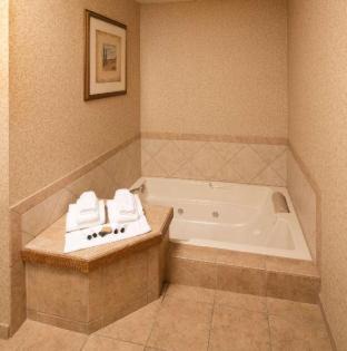 Post Falls Hotel | Red Lion Templin's Hotel on the River